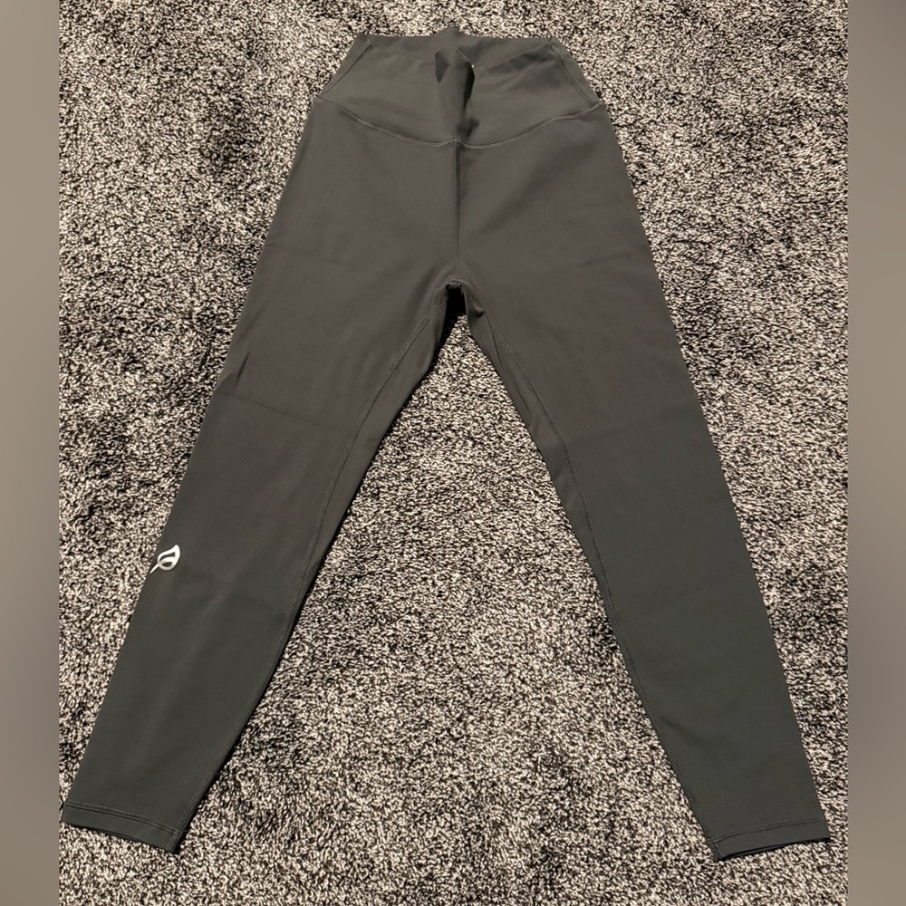 P'tula leggings bundle, older styles, size medium - Picture 12 of 13